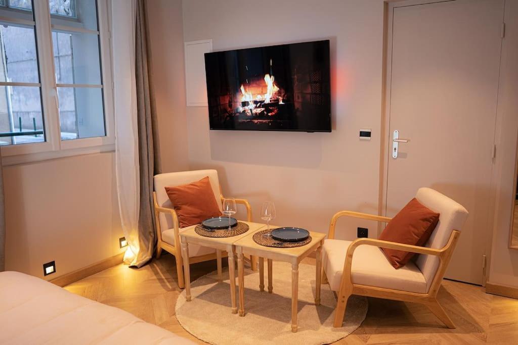 Suite De Luxe Jacuzzi Balneo,King Size Bed Collobrières Dış mekan fotoğraf